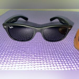 Authentic Ray-Ban Wayfarer brand new never used. With case.